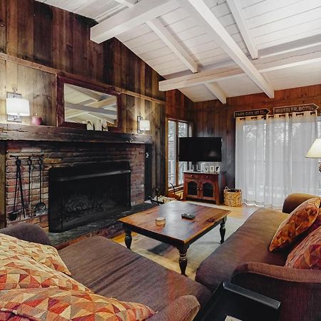 Chalet At The Base Of Okemo Mountain ลัดโลว์ ภายนอก รูปภาพ