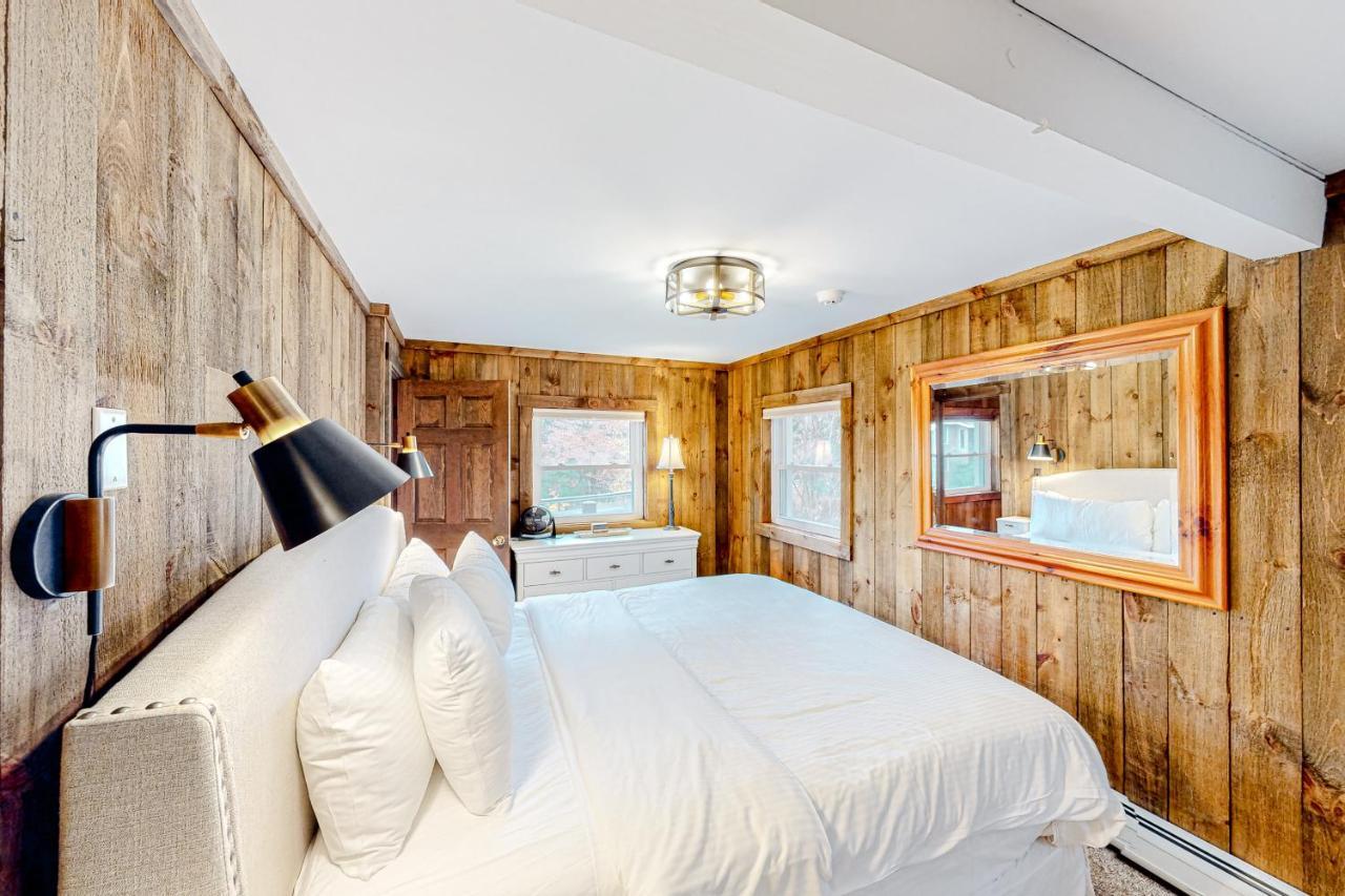 Chalet At The Base Of Okemo Mountain ลัดโลว์ ภายนอก รูปภาพ