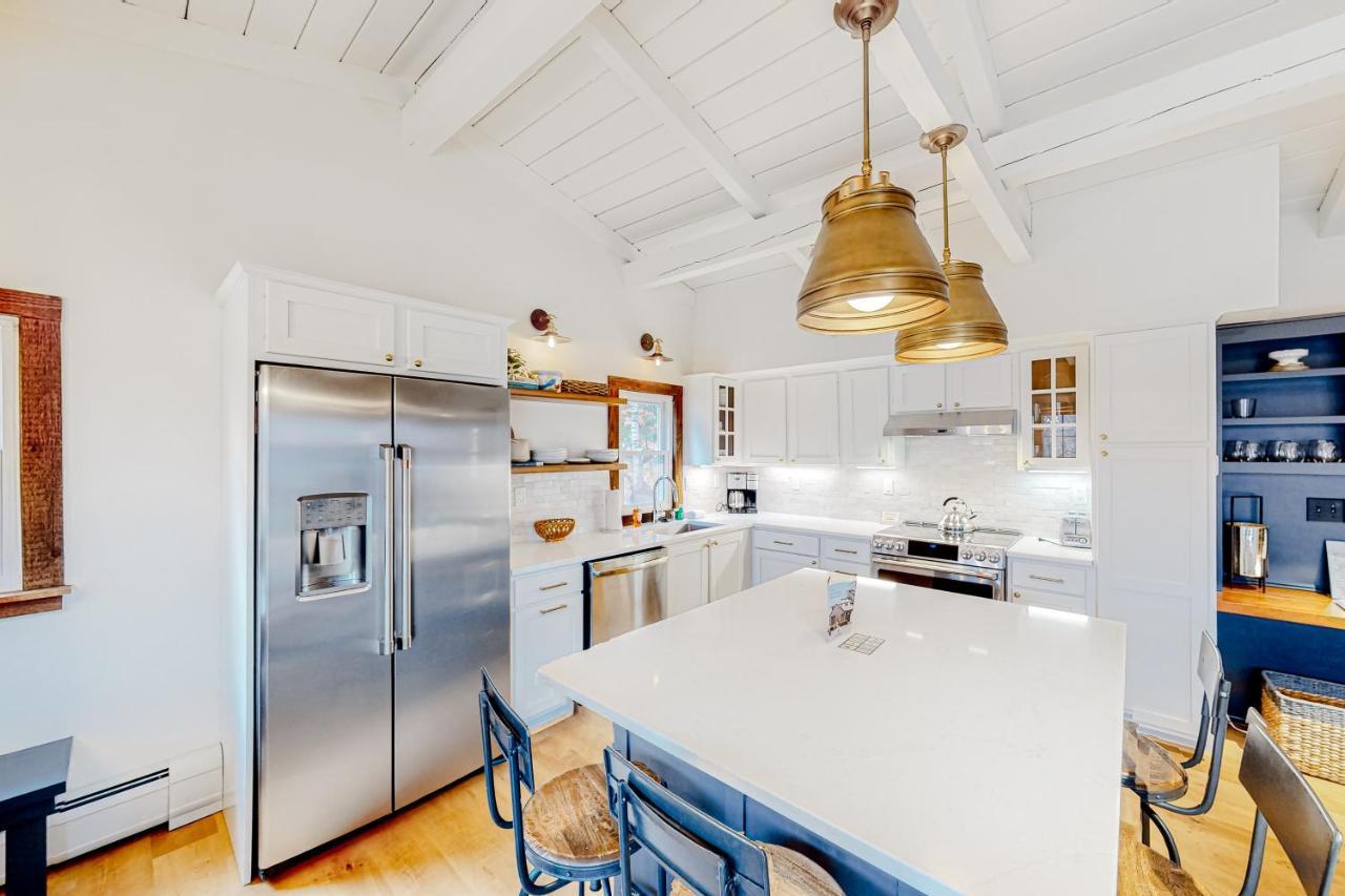 Chalet At The Base Of Okemo Mountain ลัดโลว์ ภายนอก รูปภาพ